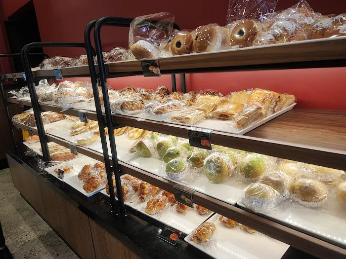 85°C Bakery Cafe - Temecula Picture 6