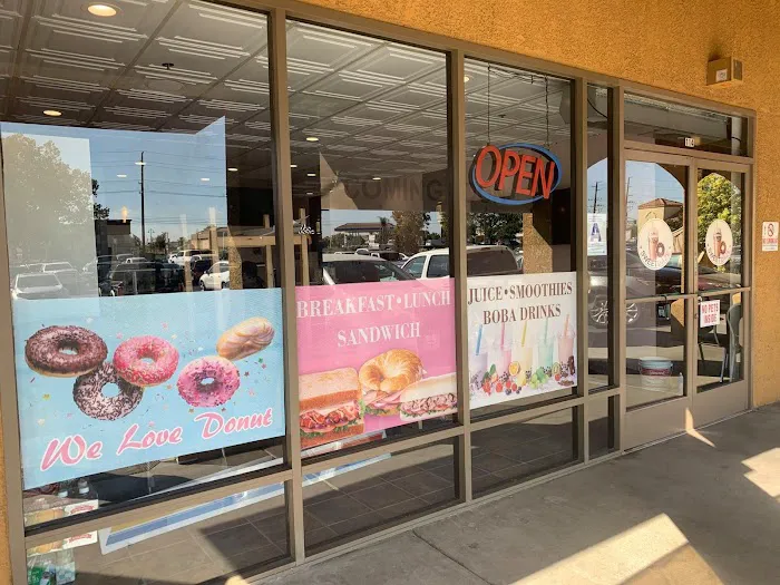 Sweet Daze Donut & Boba Picture 3