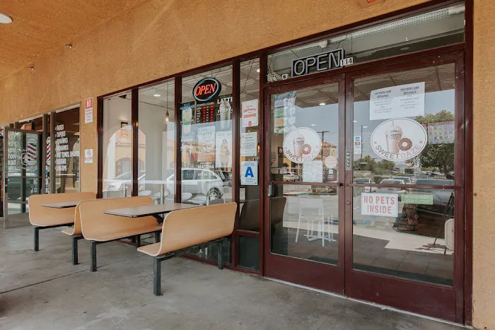 Sweet Daze Donut & Boba Picture 10