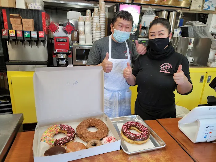 Pam's Donuts Picture 7