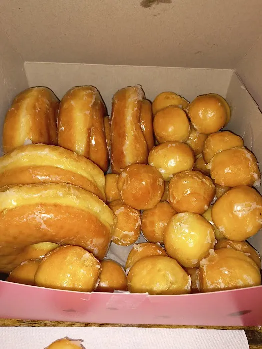 Pam's Donuts Picture 8