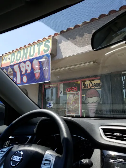 Highway 74 Donuts Picture 7