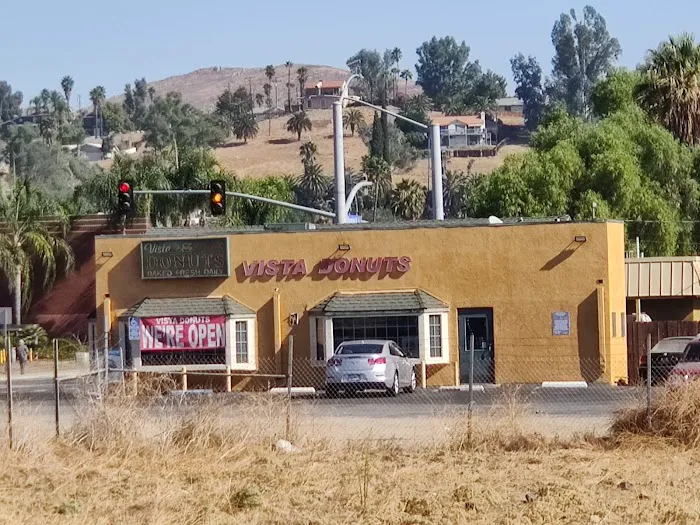 Vista Donuts Picture 3