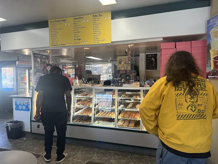 Vista Donuts Picture 5