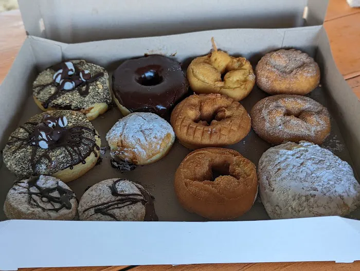 Ferrara's Island Bakery Picture 9