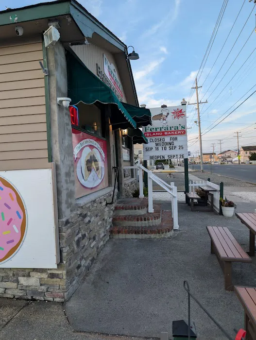 Ferrara's Island Bakery Picture 1
