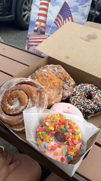Ferrara's Island Bakery Picture 4
