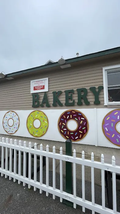 Ferrara's Island Bakery Picture 3