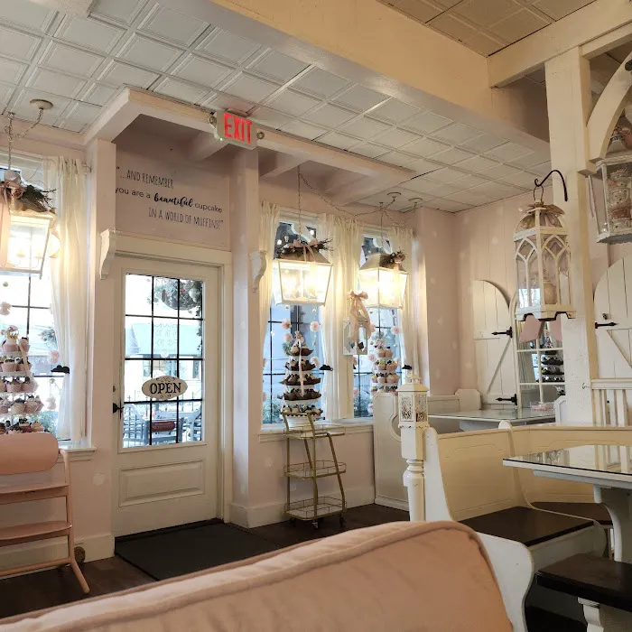 The Sugar Mouse Cupcake House Picture 2