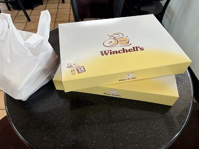 Winchell's Picture 8