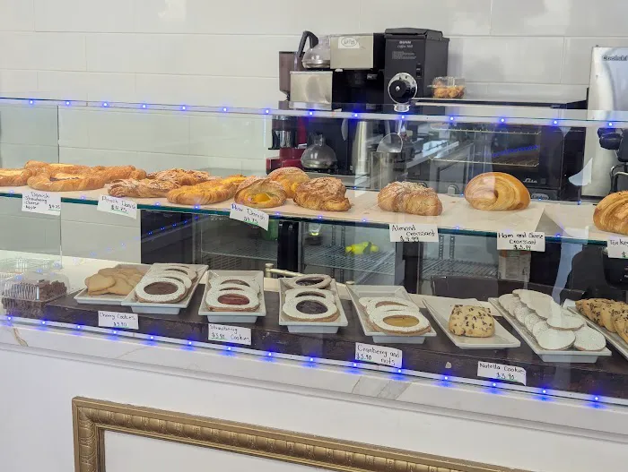 Le Paris French Bakery Picture 6