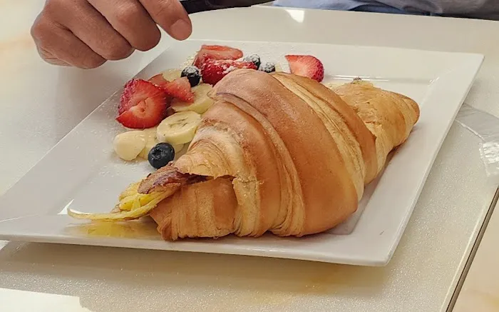 Le Paris French Bakery Picture 2
