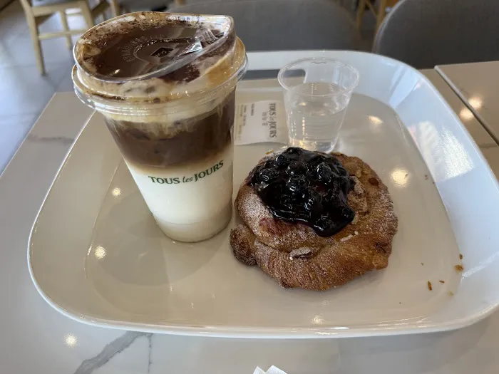 Tous Les Jours Cafe Picture 2