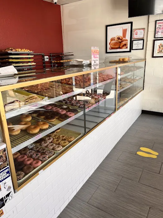 Ronald's Donuts Picture 2