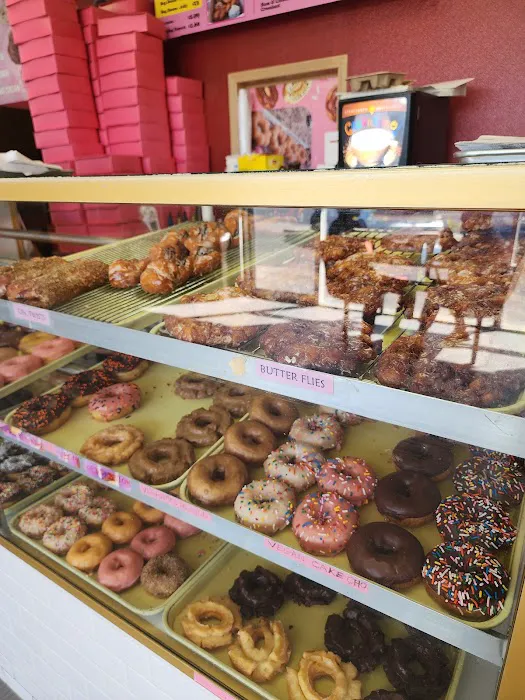 Ronald's Donuts Picture 5