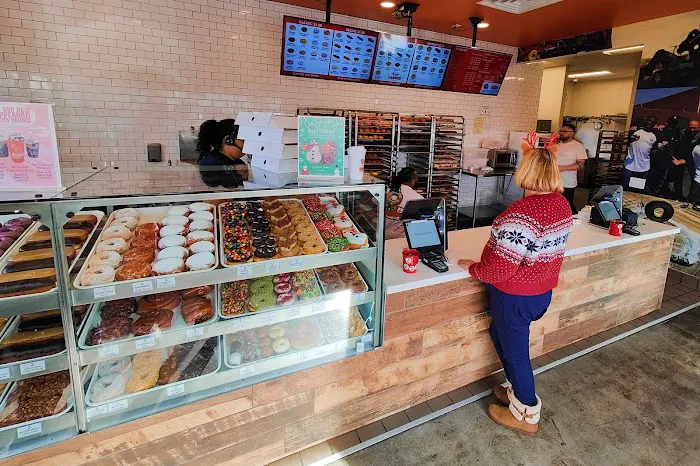 Randy's Donuts Picture 8