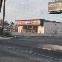 Pink Box Donuts ico