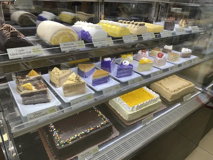 Red Ribbon Bakeshop Picture 5