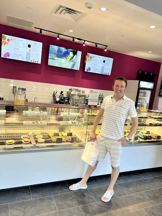 Le Macaron French Pastries Town Square Picture 4