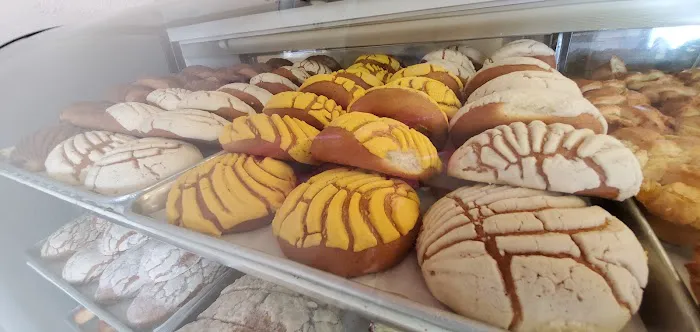 Panaderia Y Pasteleria Latina Picture 3