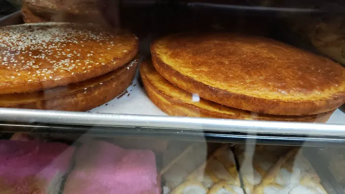 Panaderia Y Pasteleria Latina Picture 1