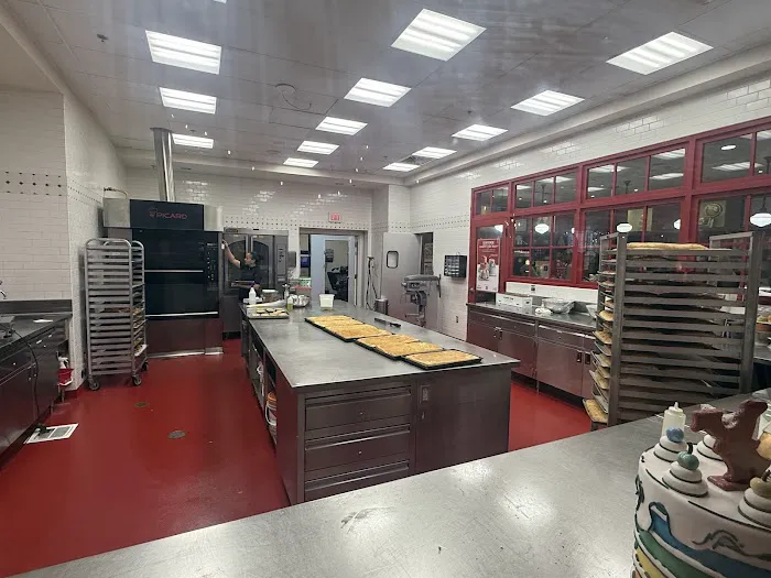 Carlo's Bakery Picture 6