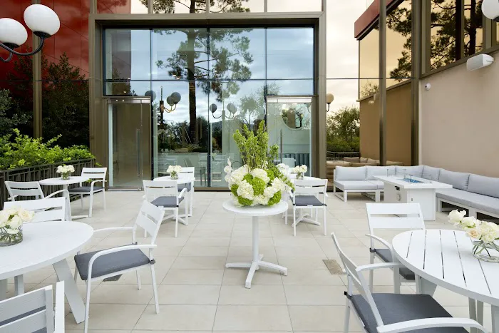 Lady M Cake Boutique - Las Vegas Picture 6