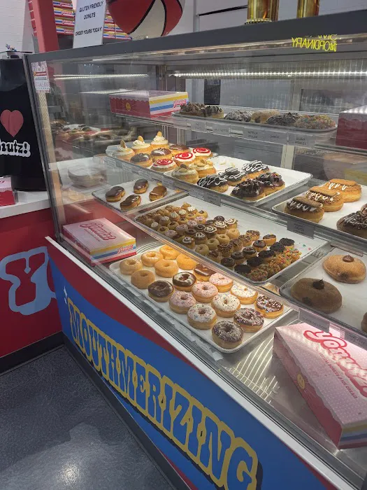 Yonutz Donuts and Ice Cream - Spring Valley Las Vegas Picture 6