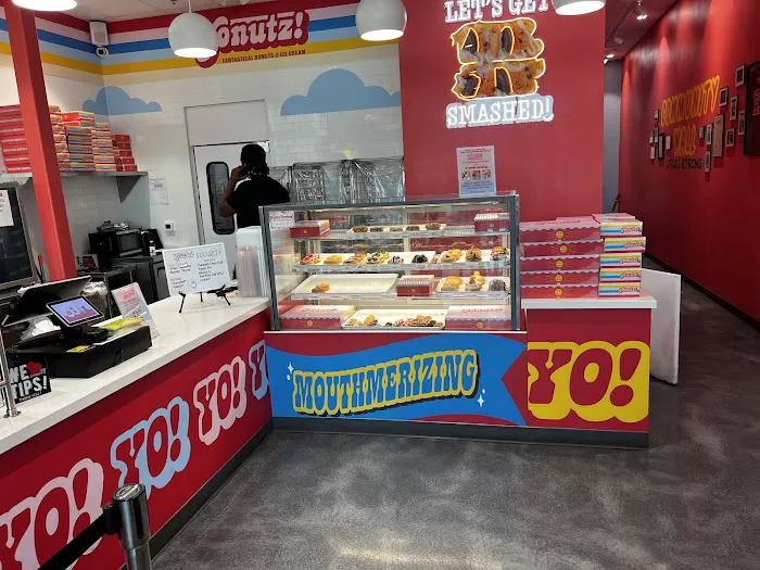 Yonutz Donuts and Ice Cream - Spring Valley Las Vegas Picture 4