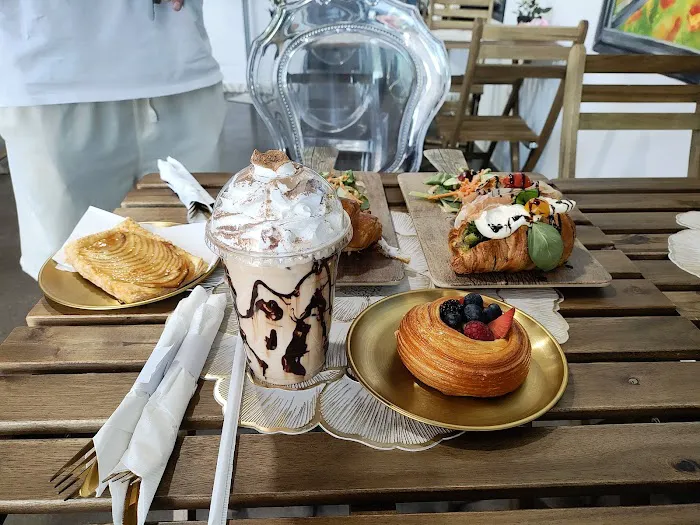 French Riviera La Tropezienne Bakery Picture 4