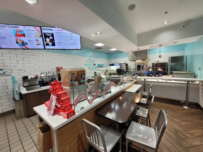Cinnabon Picture 4