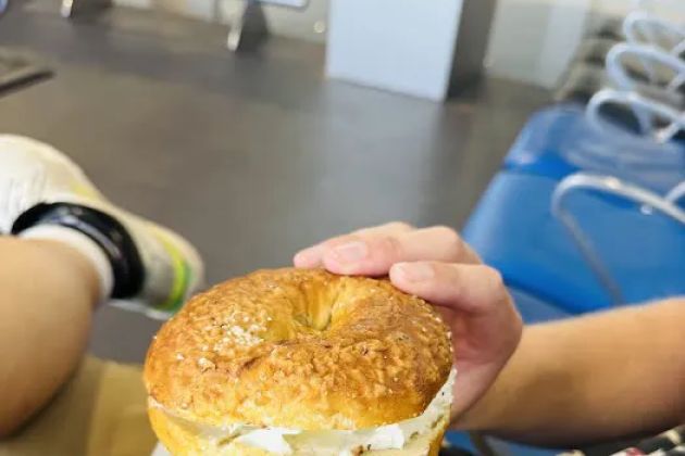 Siegel's Bagelmania at LAS