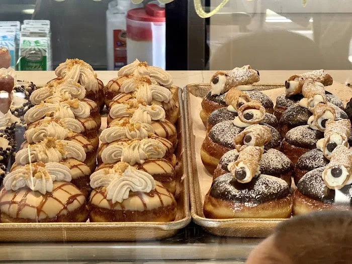 Saint Honoré Doughnuts & Beignets Picture 9
