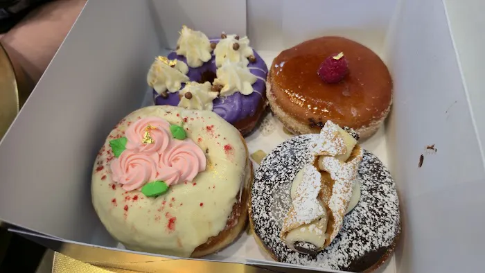 Saint Honoré Doughnuts & Beignets Picture 8
