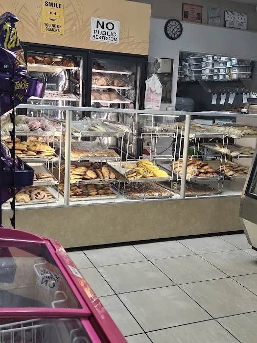 Tricolor Bakery Picture 3