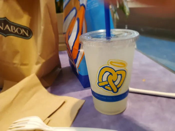 Cinnabon Picture 7