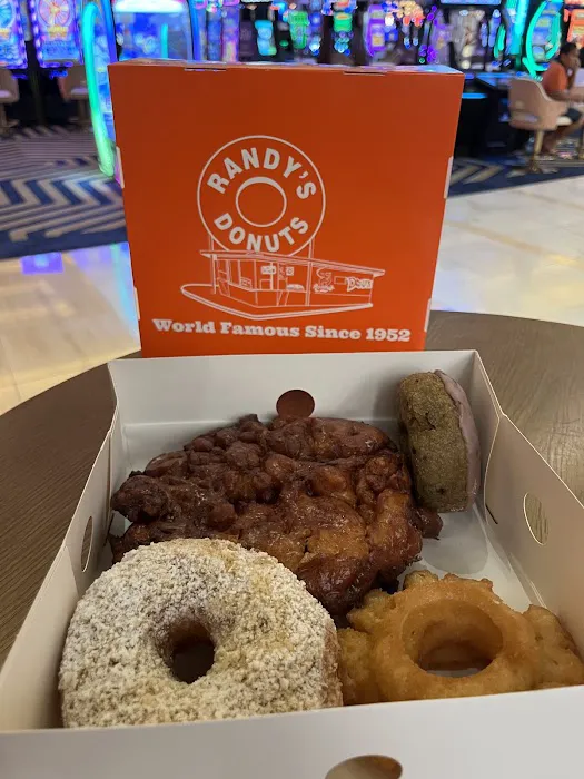 Randy’s Donuts Picture 10