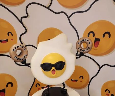 Randyu2019s Donuts