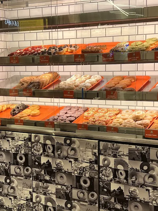 Randy’s Donuts Picture 8