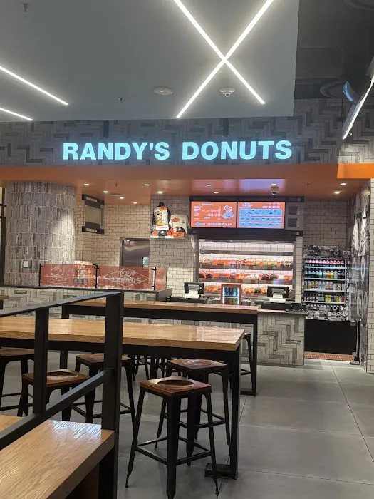 Randy’s Donuts Picture 9