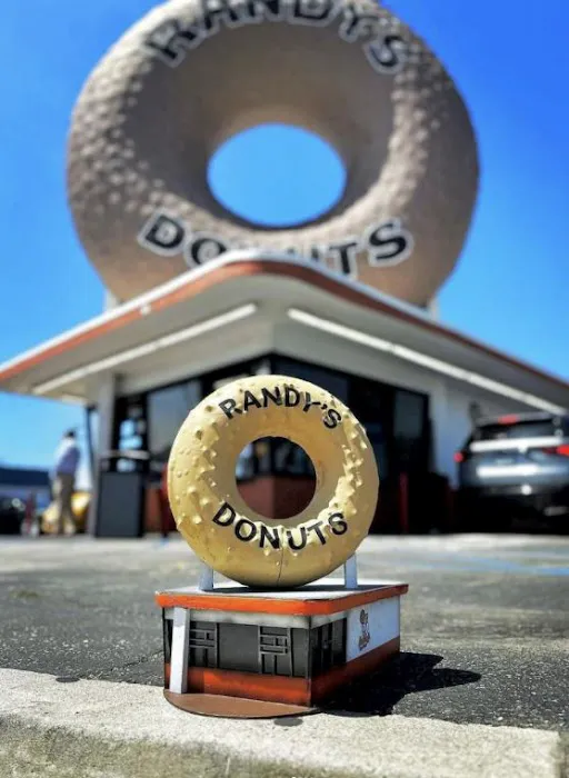 Randy's Donuts Picture 4