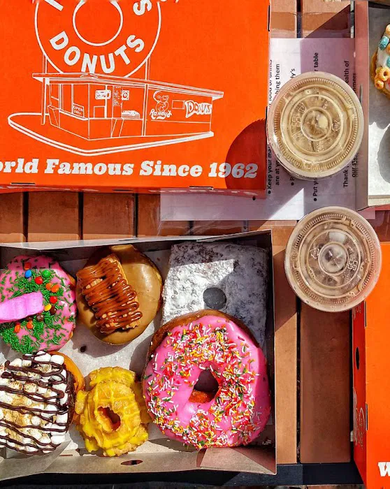 Randy's Donuts Picture 2