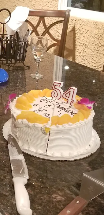 Andrea's World of Cakes Picture 3