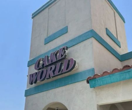 Cake World