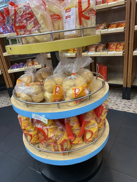 Red Ribbon Bakeshop Picture 9