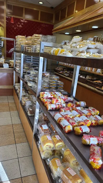 Valerio's Tropical Bake Shop Picture 7