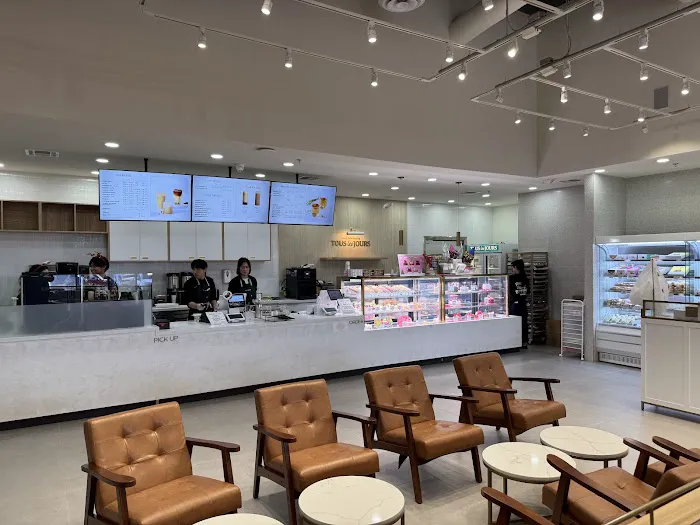 Tous Les Jours Bakery & Cafe Picture 6