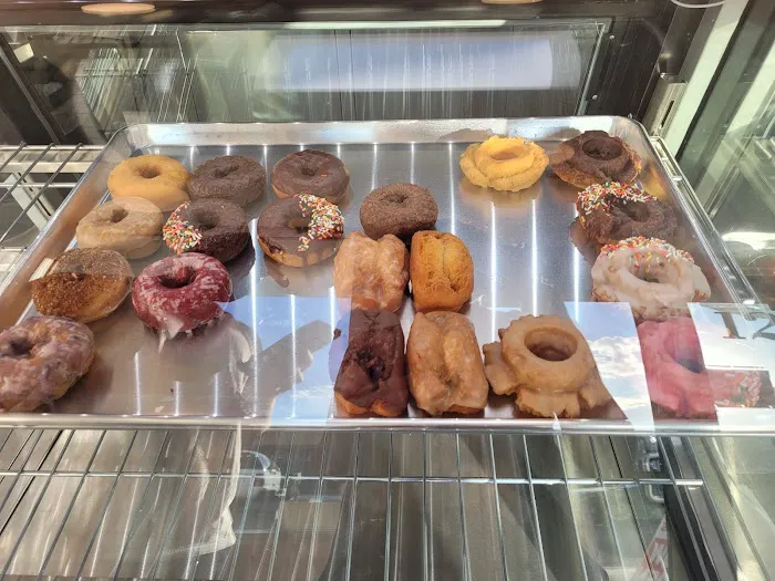 Donut Factory Dee's-Mazzoa Picture 2
