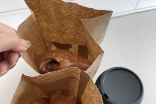 Donut Factory Dee's-Mazzoa