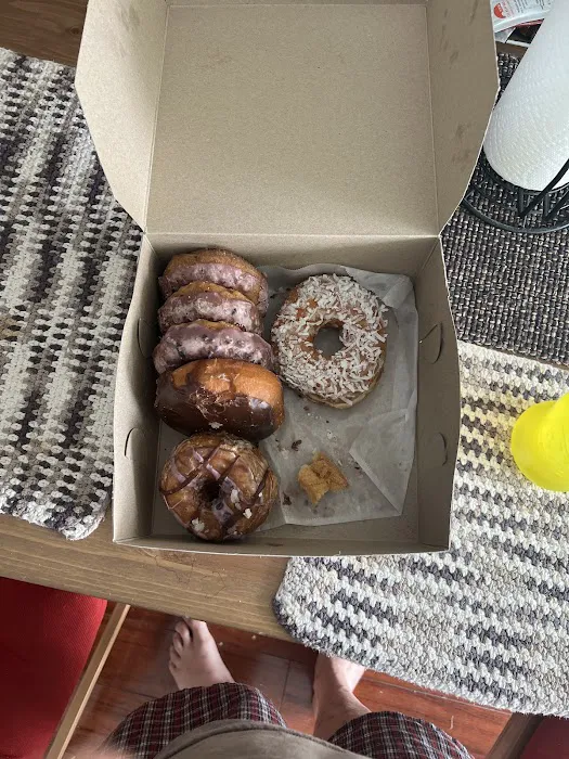 Donut Factory Dee's-Mazzoa Picture 3